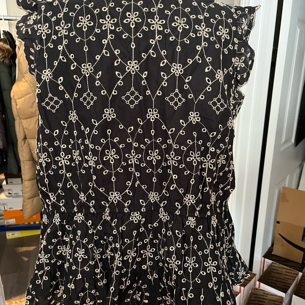 Eyelet Top - Picture 3 of 6
